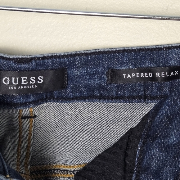 Women's Guess Dark Wash Tapered Relaxed Distressed Jeans, Size 26 - Picture 6 of 7